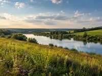 Пейзажі України - Тиха сцена Тихий український пейзаж із квітучим лугом, спокійною річкою, зеленими