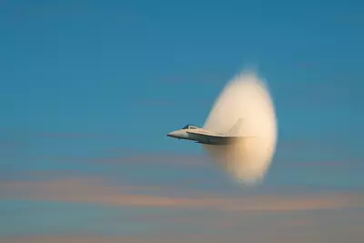 Это символ борьбы человека с ограничениями природы