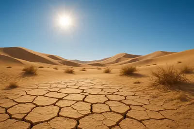 где песок раскалён до бела, где воздух колеблется от жары